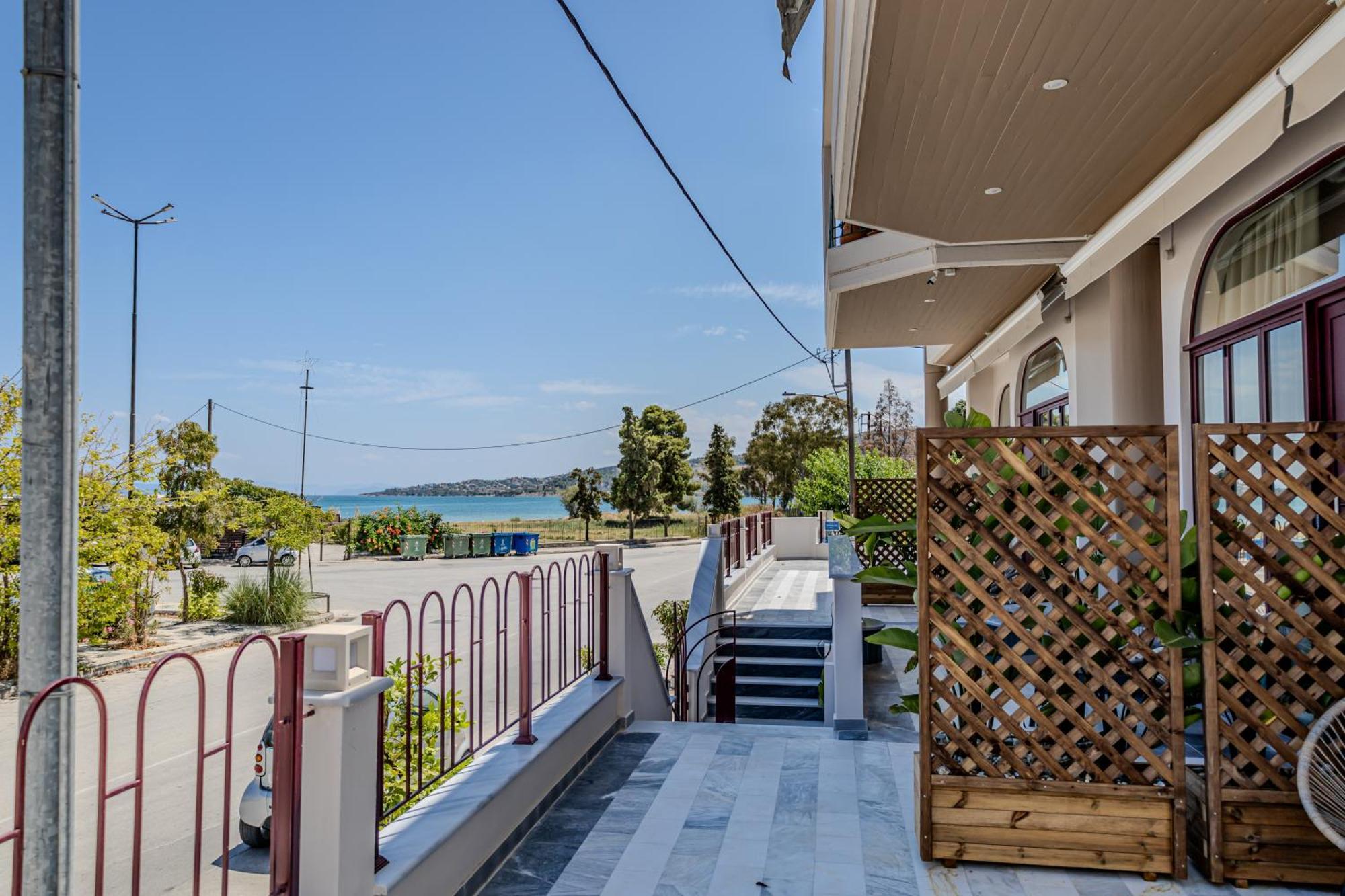 Take Me Here With A Sea View By Salt Apartments Vólos Extérieur photo